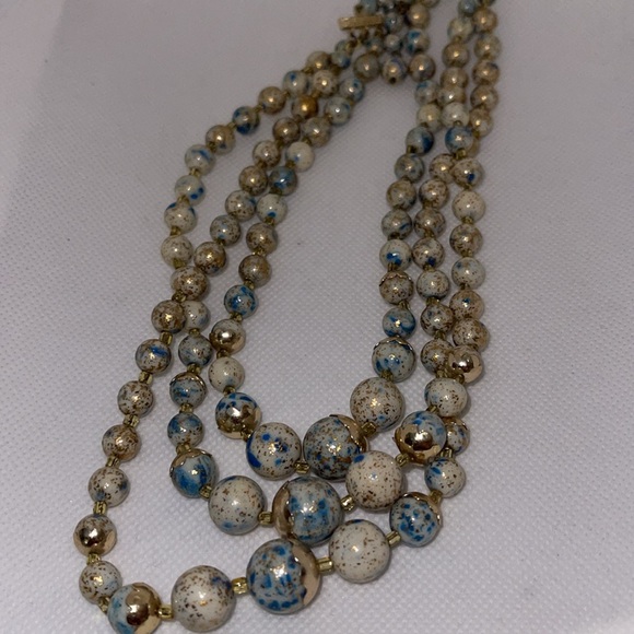 Multi color beaded Necklace - Picture 3 of 4